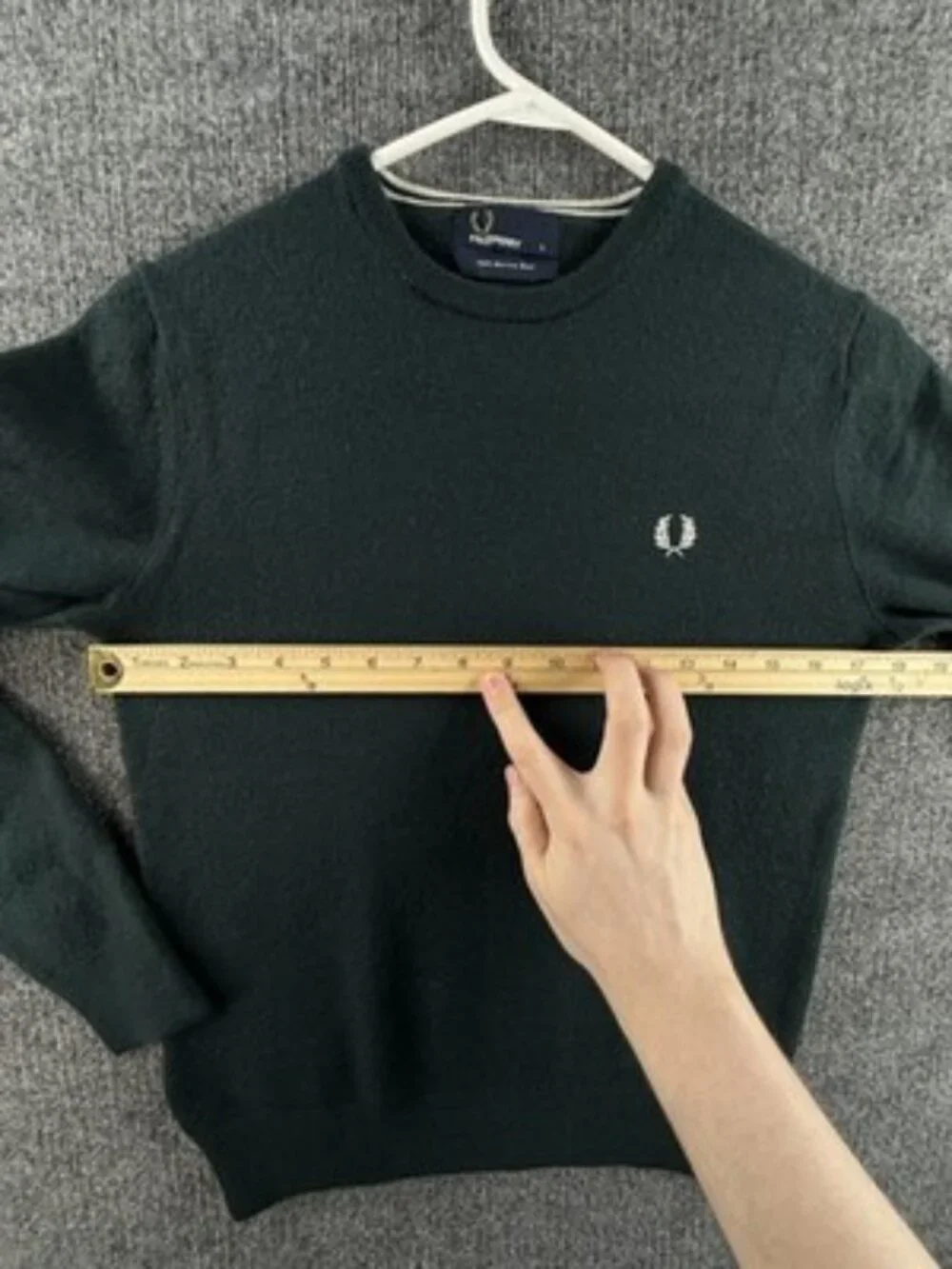 Fred Perry Men Small Pullover Green Crew Neck Wool Logo Sweater Preppy Solid